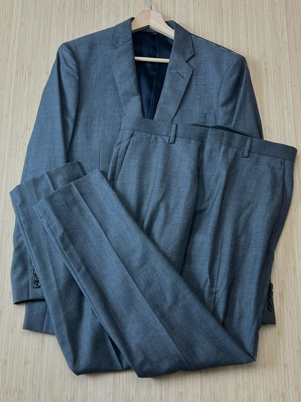 NWT J Crew Ludlow Charcoal Gray Two-Piece Suit Jacket & Trousers. Size 38R.